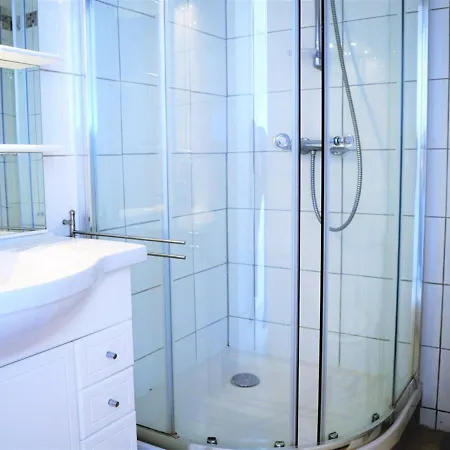 Appartement Le Lavandou, 1 Pièce, 2 Personnes - Fr-1-251-307 Le Lavandou