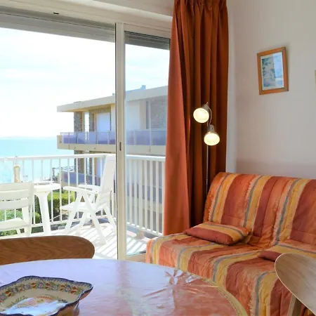 Au Bord De L'eau Avec Terrasse Et Ménage Inclus - Fr-1-251-307 *