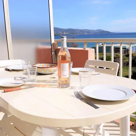 Apartamento Au Bord De L'eau Avec Terrasse Et Ménage Inclus - Fr-1-251-307 Le Lavandou