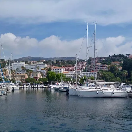Au Bord De L'eau Avec Terrasse Et Ménage Inclus - Fr-1-251-307